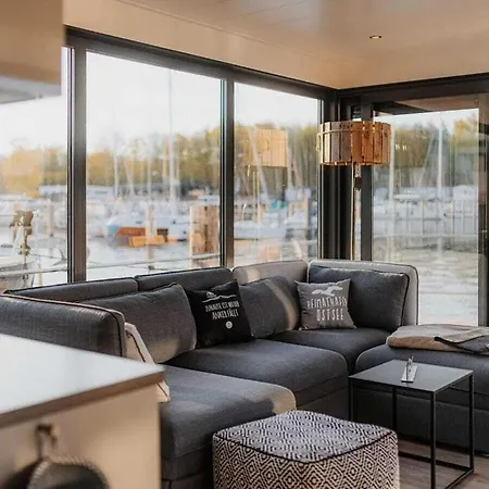 Botel Peenemuende Resort