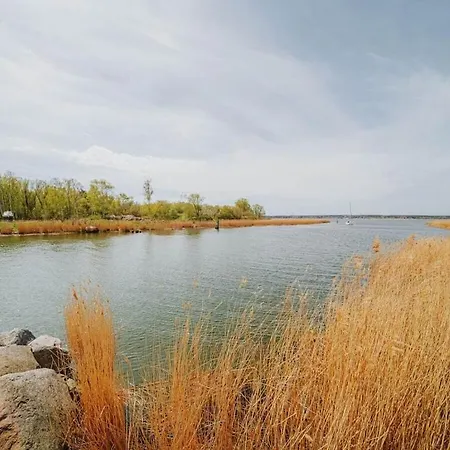 Botel Peenemuende Resort *